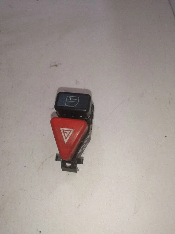 Hazard light switch – Mercedes-Benz A-Class W168 (1997-2004)