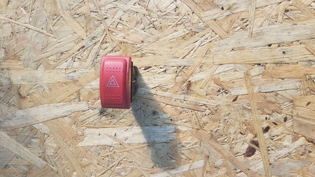 Hazard light switch M19620