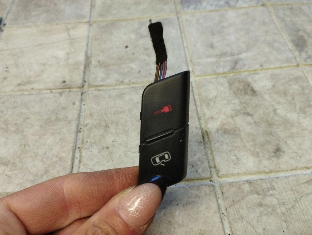 Kesklukustuse lüliti – Audi A4 S4 B6 8E 8H (2001-2005)