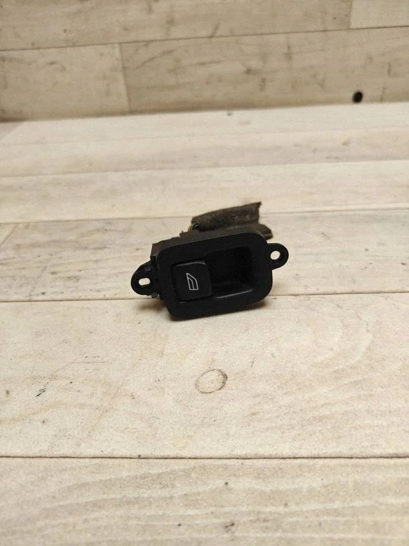 Elektrisko logu slēdzis – Volvo V50 (2004-2007)
