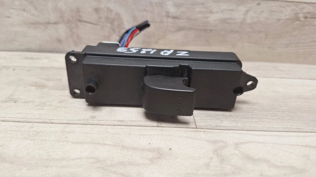 Electric window control switch BP4K66380