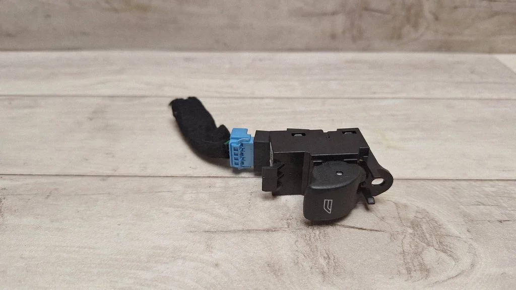 Electric window control switch 31272012