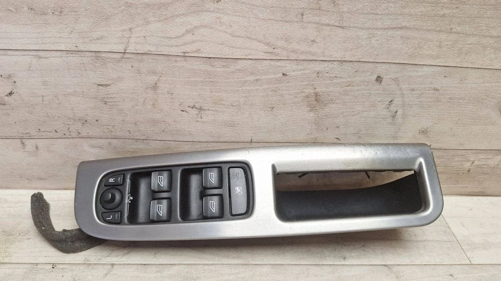 Electric window control switch 30746184