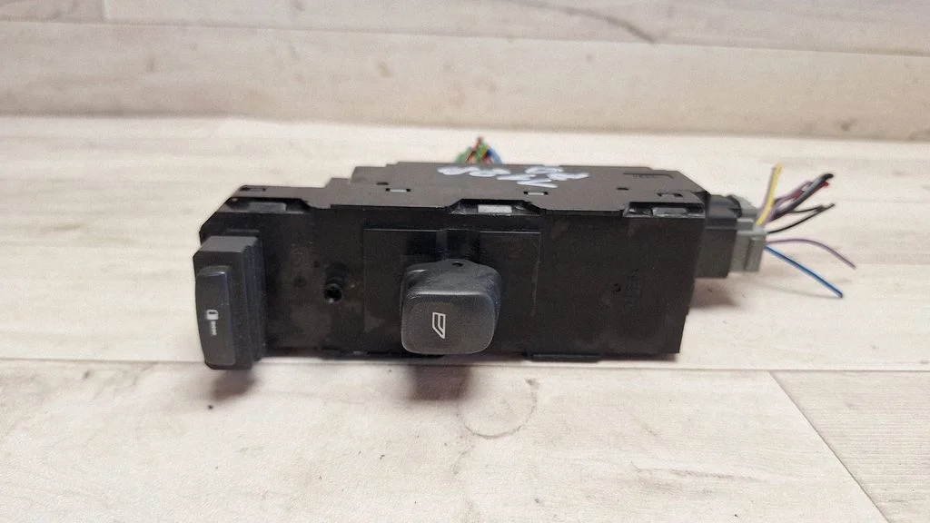 Przełącznik szyb elektrycznych 30658117