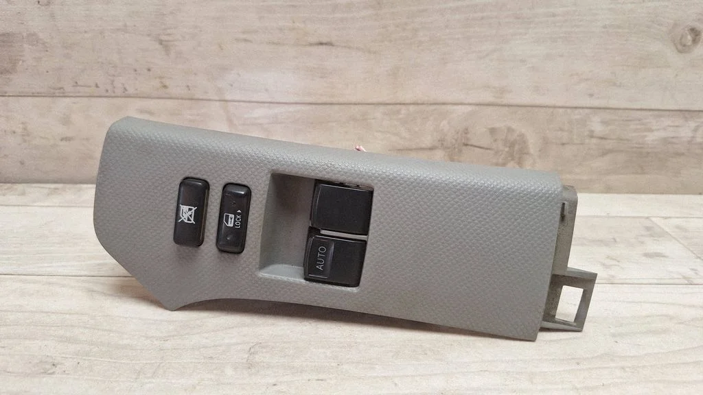Electric window control switch 742320D110