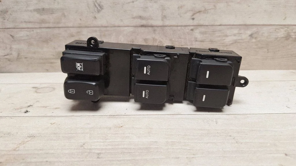 Electric window control switch – KIA Optima (2010-2015)