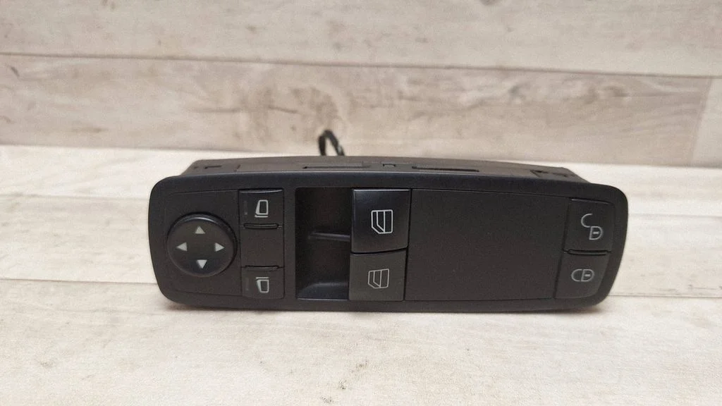 Przełącznik szyb elektrycznych – Mercedes-Benz Klasa B W245 (2005-2011)