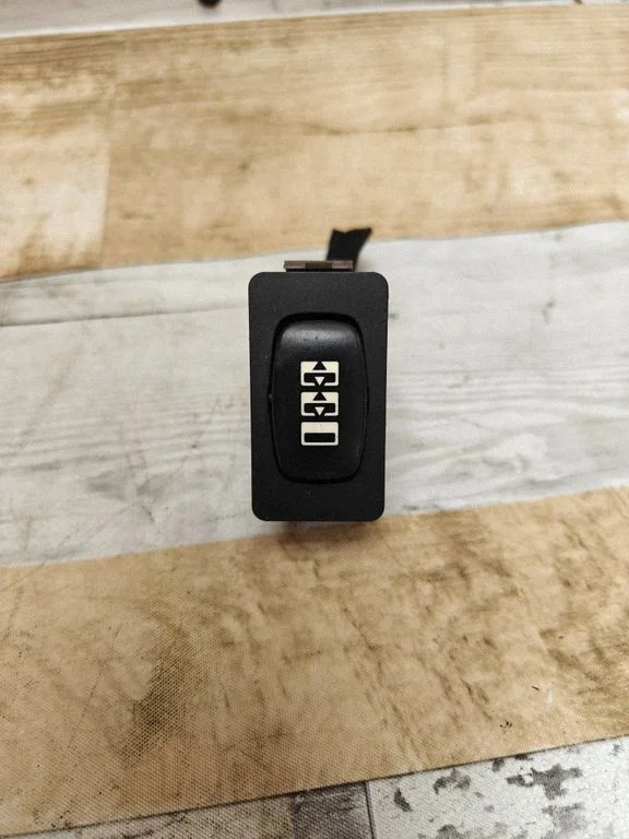 Electric window control switch 14996470XT