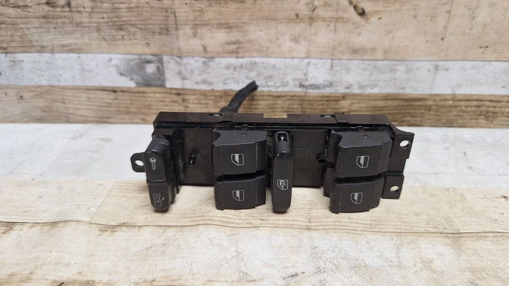 Electric window control switch 1J4959857D