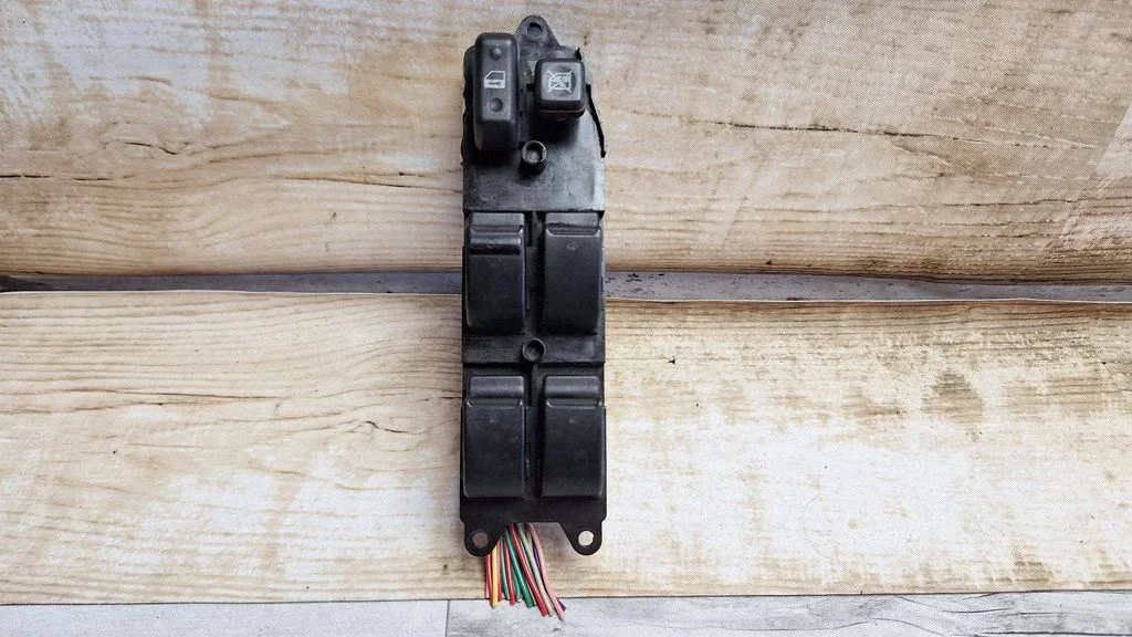 Electric window control switch 848200F030