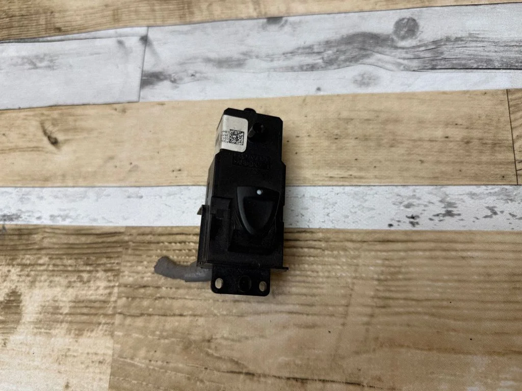 Electric window control switch – Honda Civic (2006-2011)