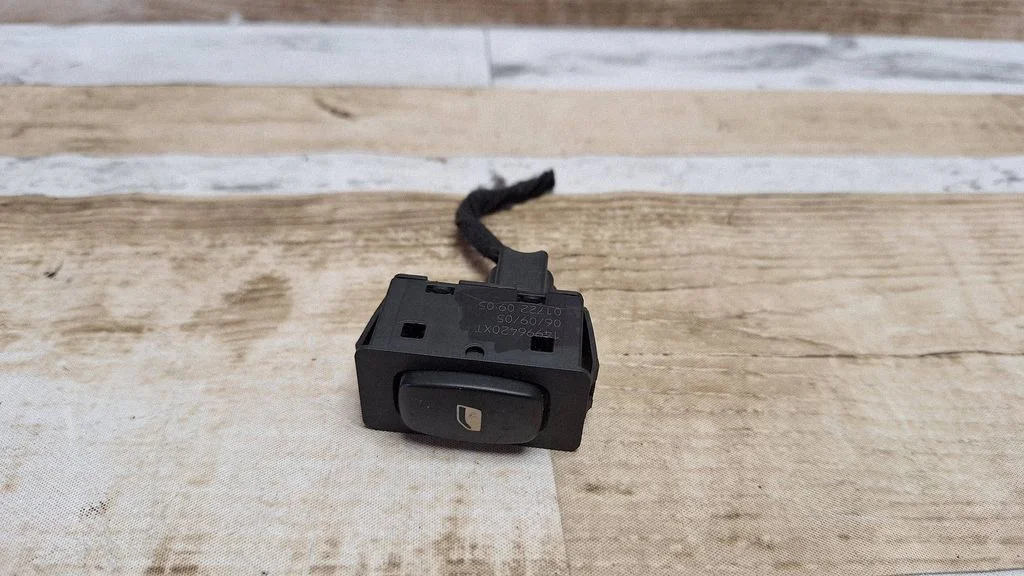 Electric window control switch 14996420XT