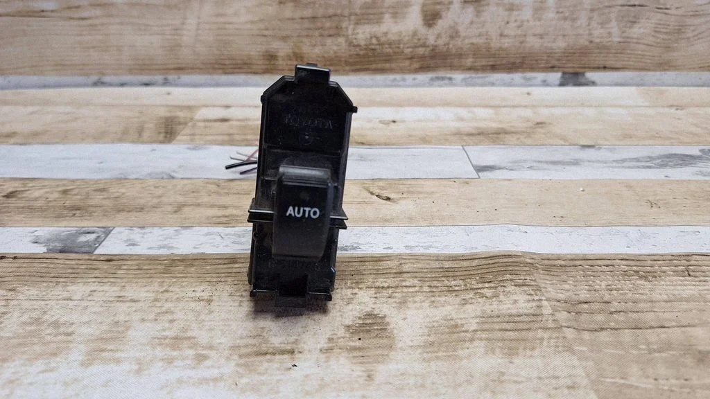Electric window control switch 514746