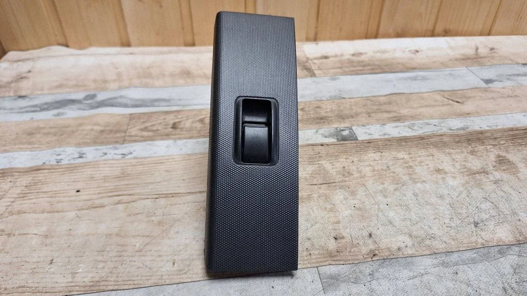 Electric window control switch 742310F030