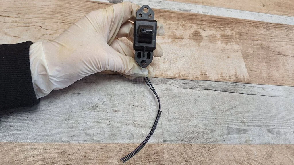 Electric window control switch 04685727AB