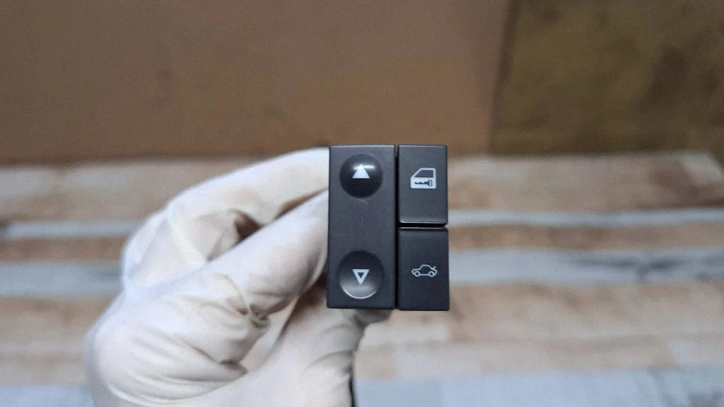 Elektrisko logu slēdzis 09185958
