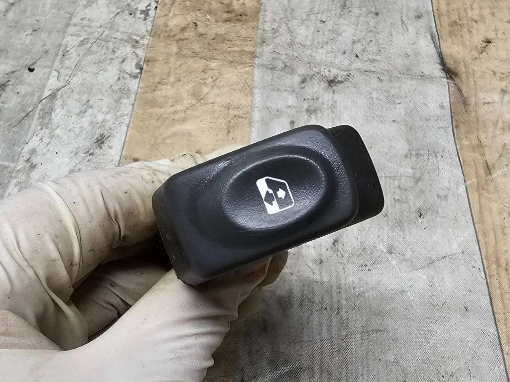 Elektrisko logu slēdzis 432963K