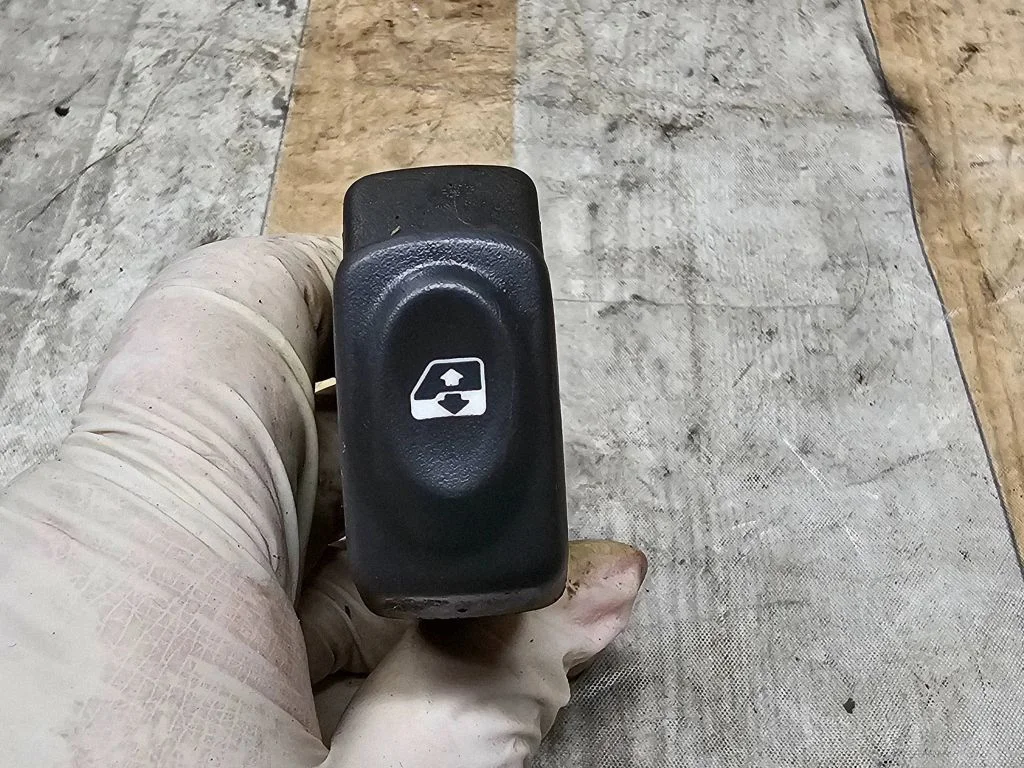 Elektrisko logu slēdzis 432963K