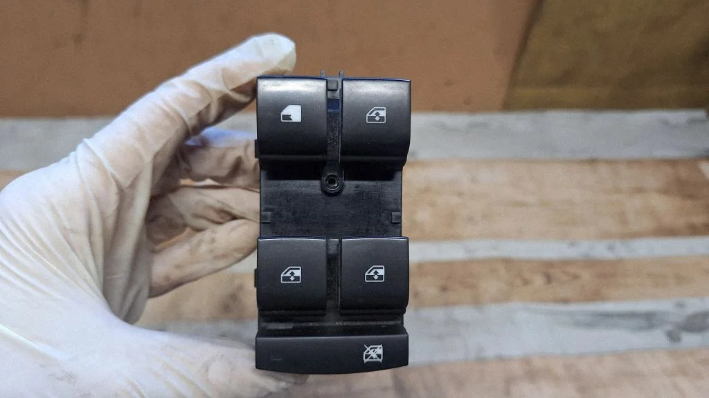 Electric window control switch 13408998
