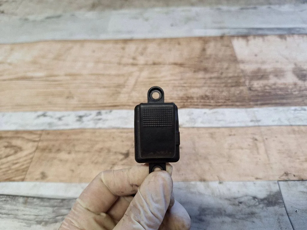 Electric window control switch D39766370
