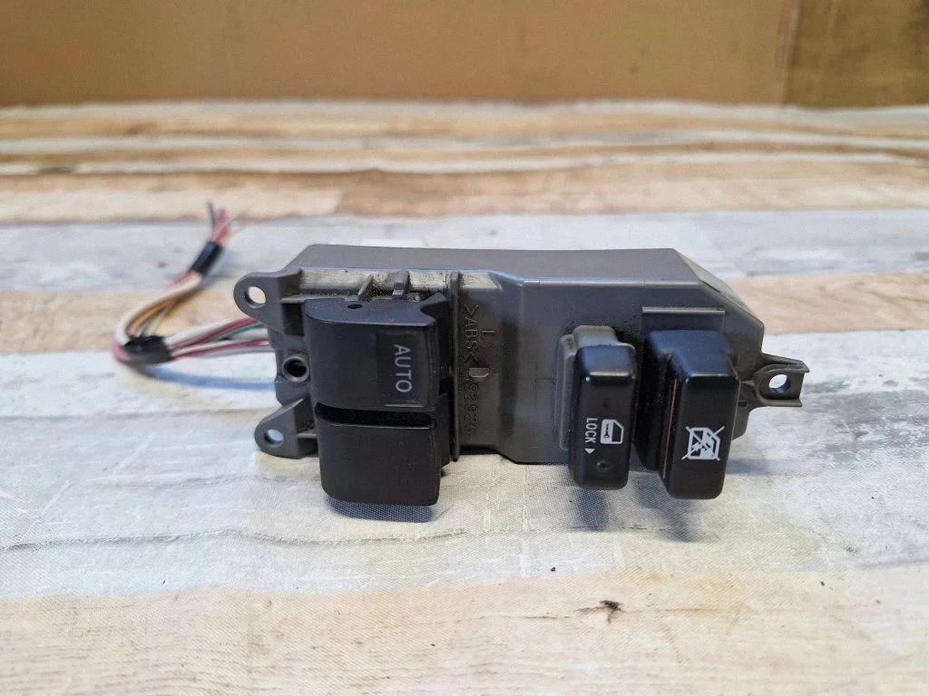 Elektrisko logu slēdzis – priekšējā kreisā