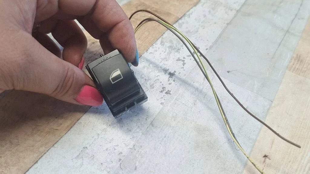 Electric window control switch – BMW 5 Series F10 F11 (2009-2016)