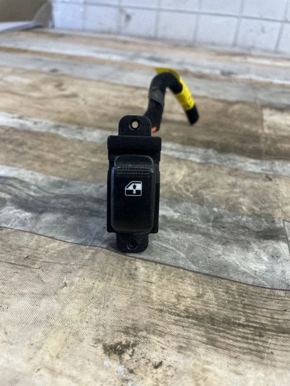 Elektriaknate lüliti 935782D000