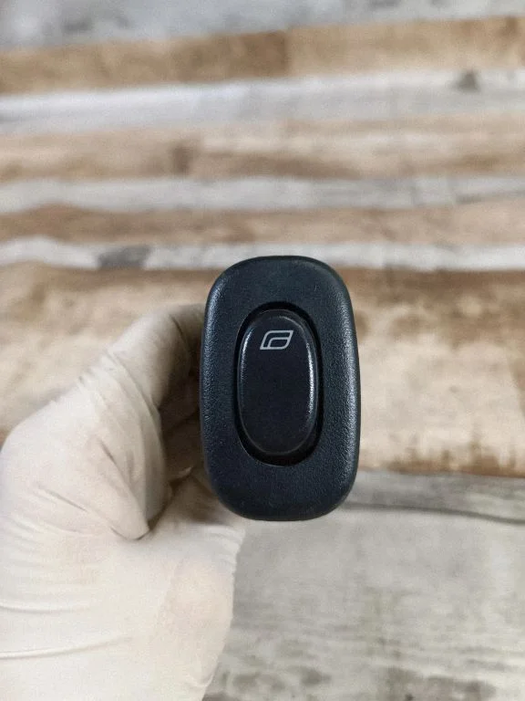 Electric window control switch – Saab 9-5 (2006-2010)