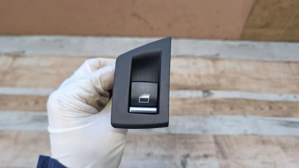 Electric window control switch 916352701