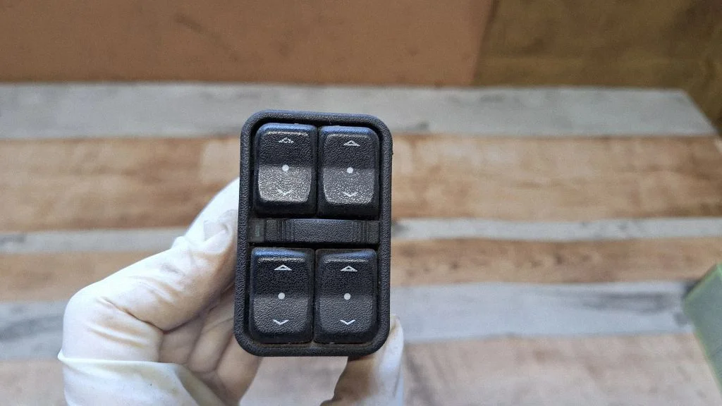 Electric window control switch – Opel Zafira A (1999-2005)