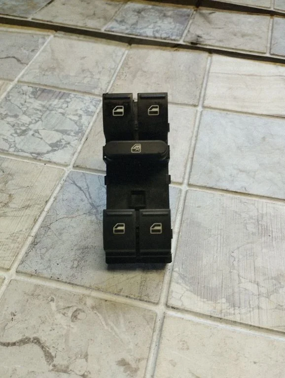 Electric window control switch 1K4959857B