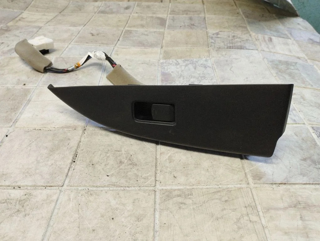 Electric window control switch 94263AJ020