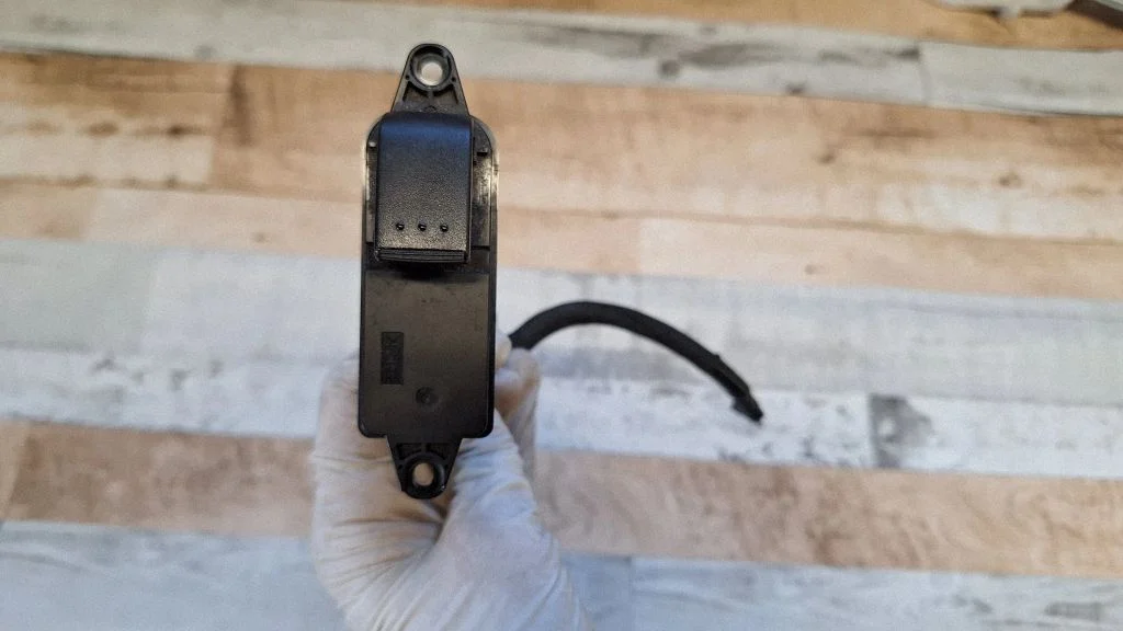 Electric window control switch – Mazda 5 (2005-2010)