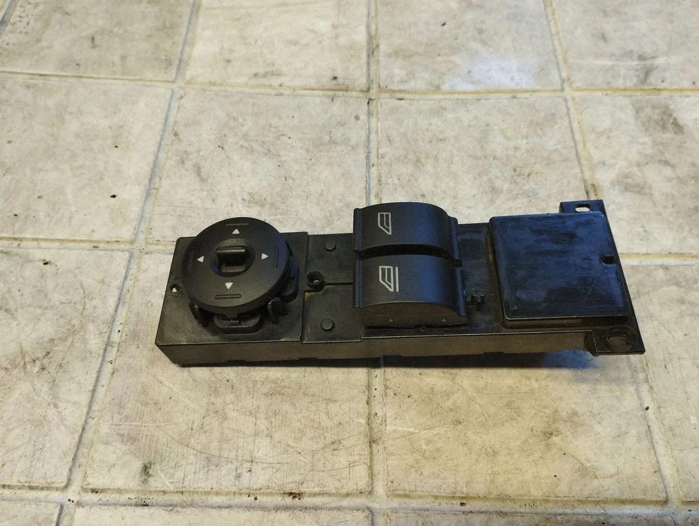 Electric window control switch 3M5T14529CE
