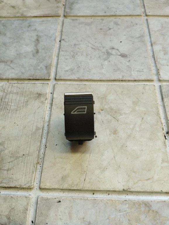 Elektriaknate lüliti BM5T14529AB