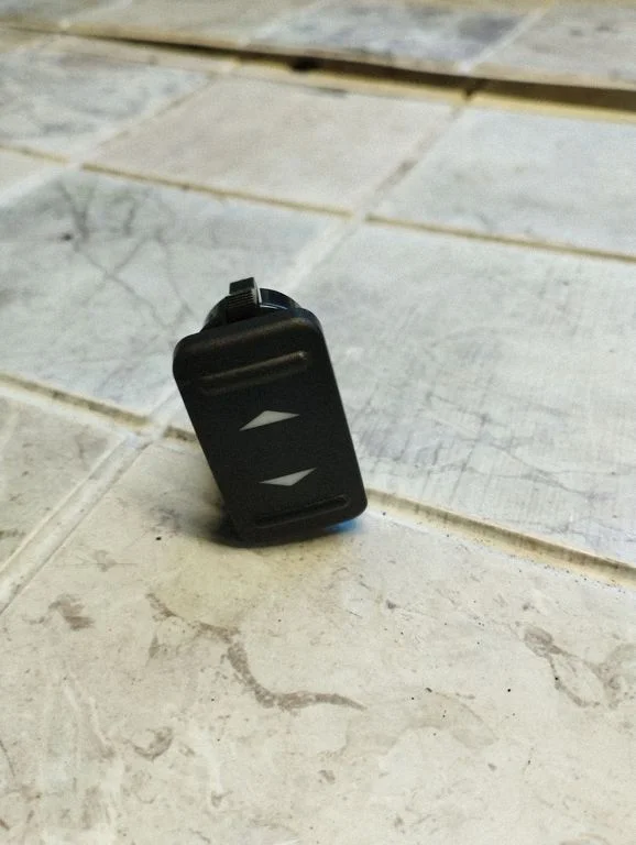 Electric window control switch 6M2T14529AD