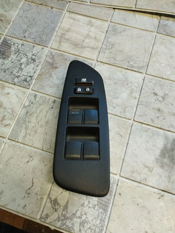 Elektrisko logu slēdzis 7423202550