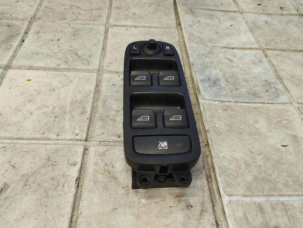 Elektrisko logu slēdzis 30795081