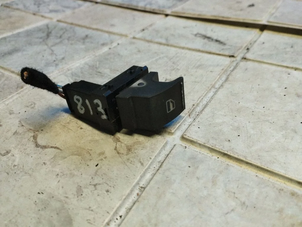 Przełącznik szyb elektrycznych