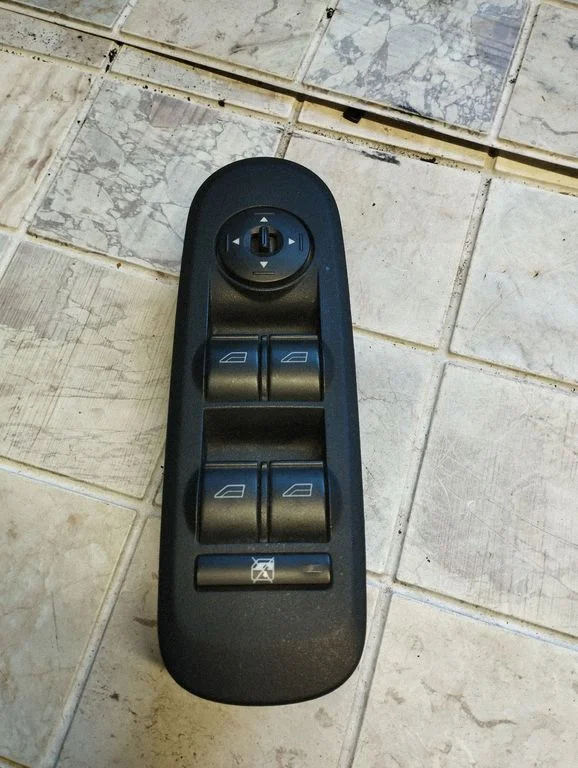 Electric window control switch 6M2T14A132AE
