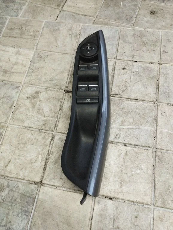 Electric window control switch AM5T14A132AA