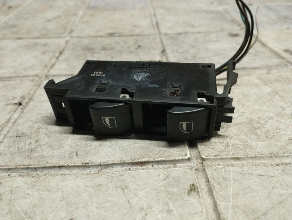 Elektriaknate lüliti 6902179