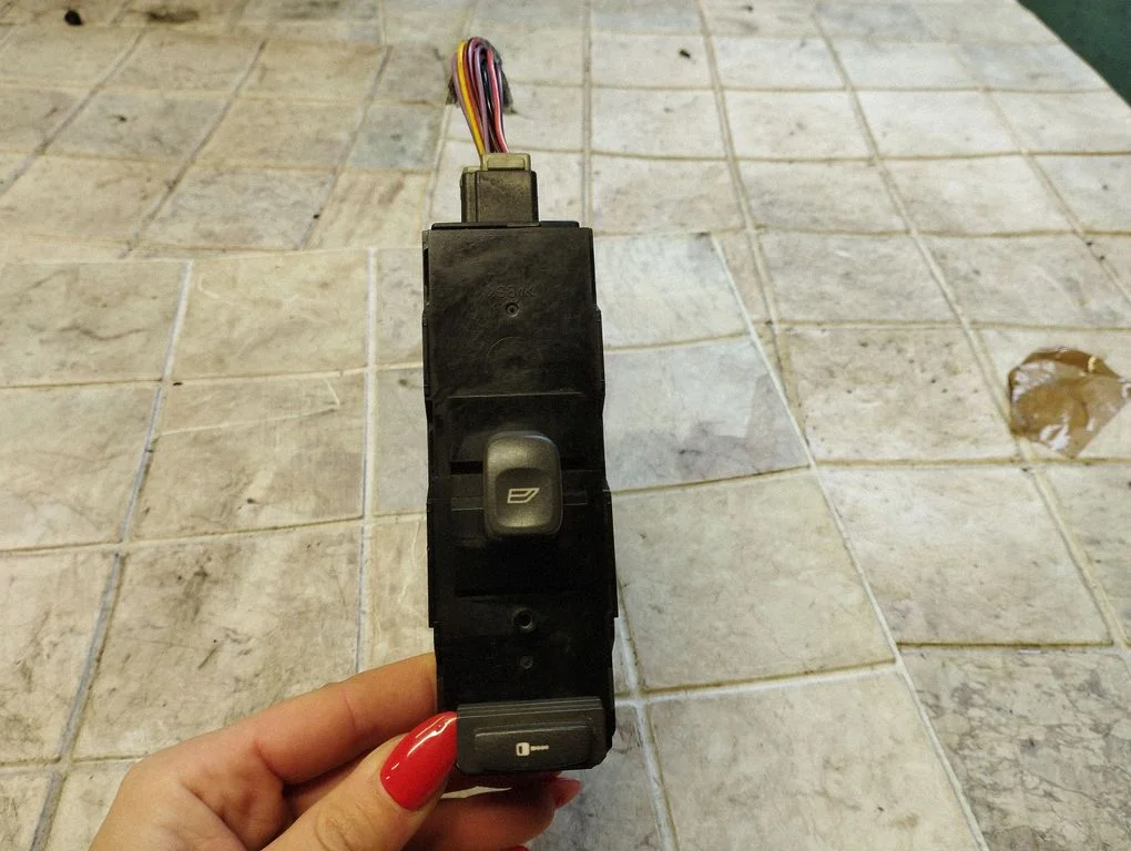 Elektriaknate lüliti 8682837