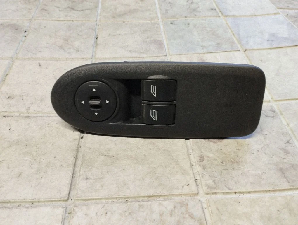 Przełącznik szyb elektrycznych 7M5T14529BA