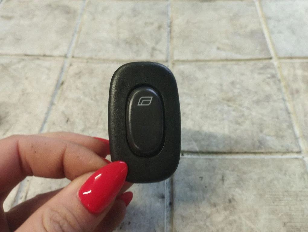Electric window control switch – Saab 9-5 (2006-2010)