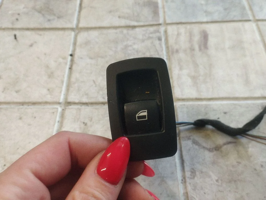 Electric window control switch 159399001586B