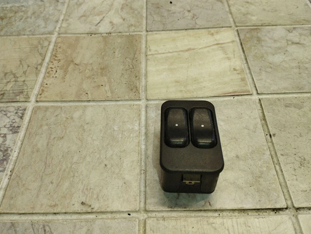Electric window control switch 13363202