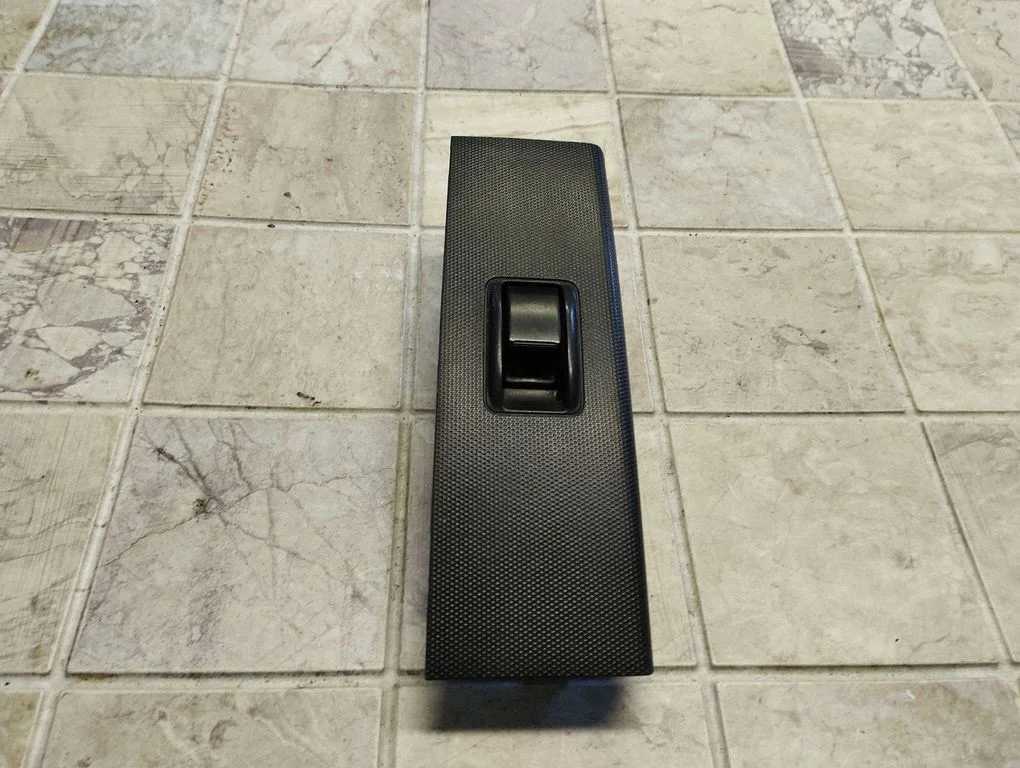 Elektriaknate lüliti 742310F030