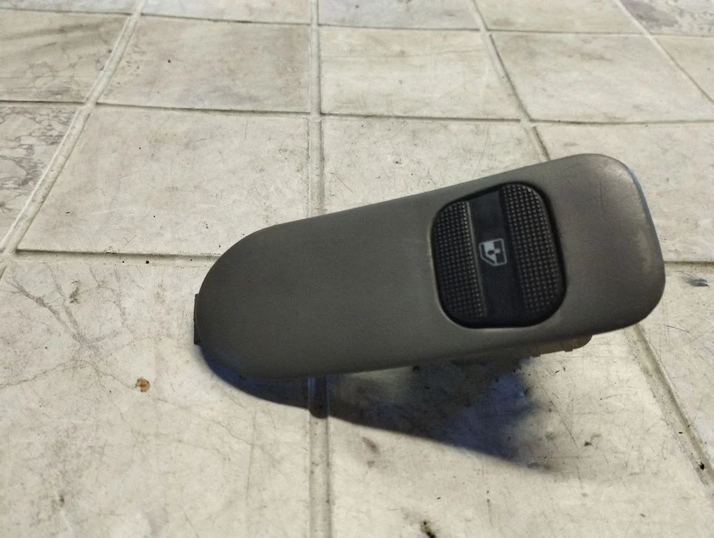 Elektrisko logu slēdzis 95VWA17167