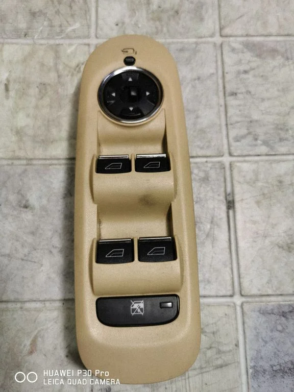 Electric window control switch A0408780642